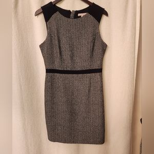 Banana Republic sleeveless office dress size 6 black and white tweed